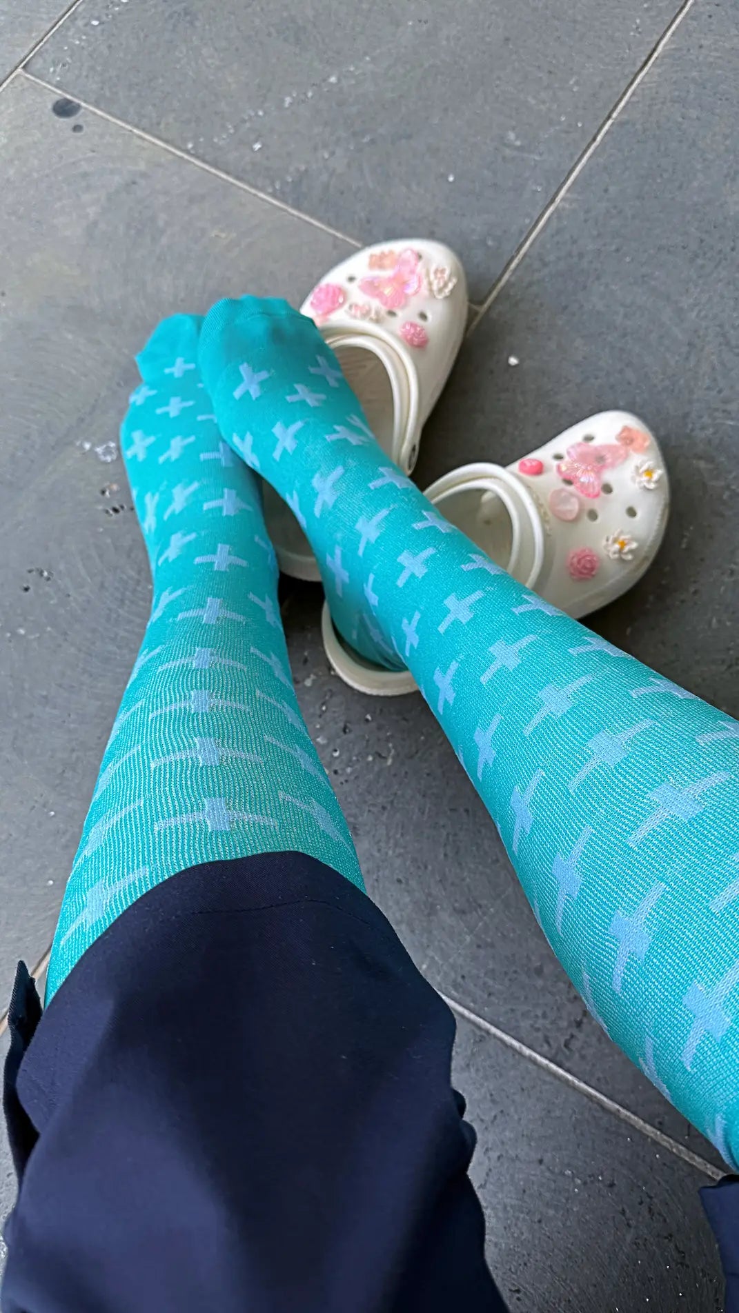 On-Shift Teal Cross Compression Socks